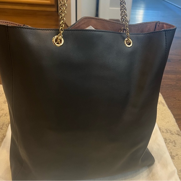 Celine Tote. Authentic and in excellent condition. - Picture 2 of 8